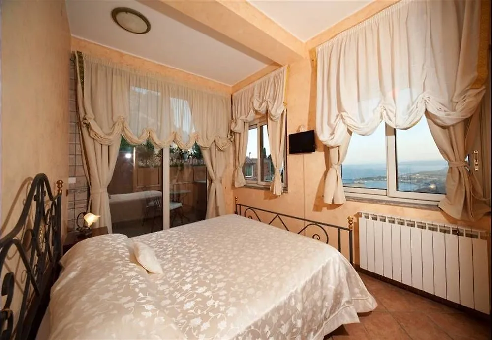 Barone Bed and Breakfast Ταορμίνα